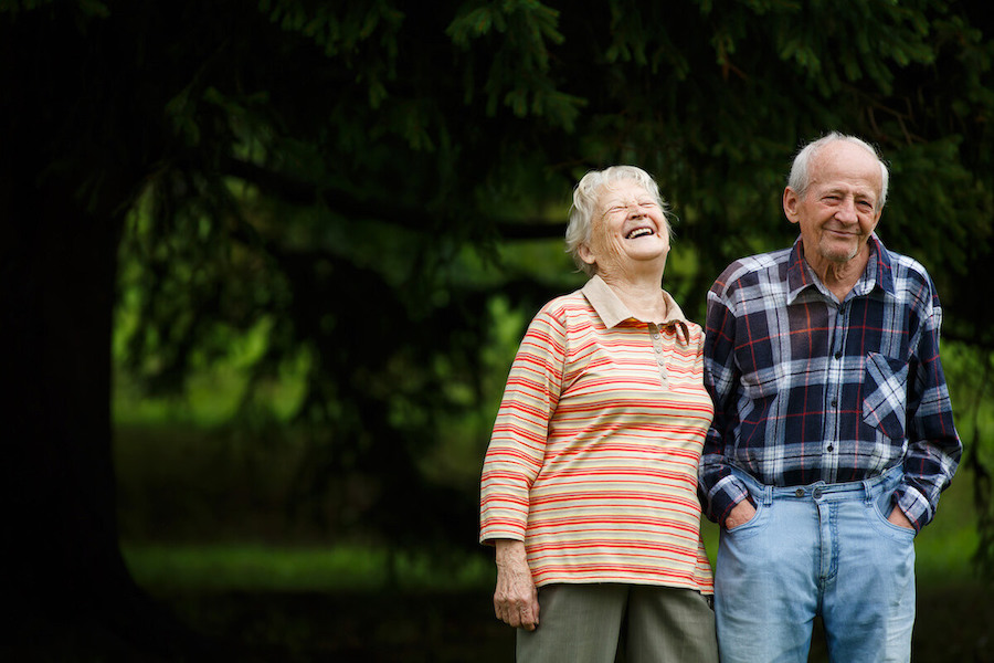 The Gardens at Marysville | Happy senior couple enjoying the outdoors