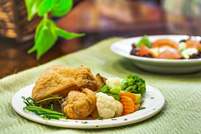 Bridgewood Gardens | Fried Chicken with Vegetables