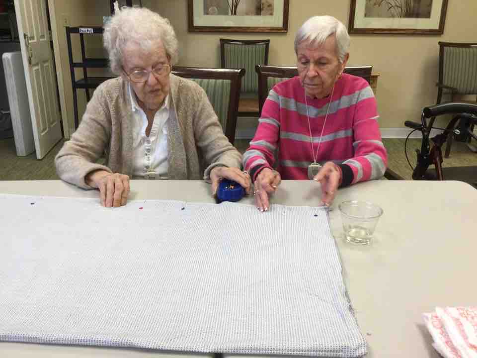 Glenwood Village of Overland Park | Senior women making craft