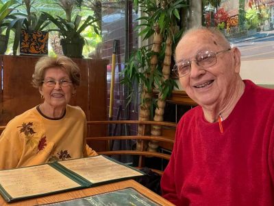 Greenhaven Place | Residents couple at a restaurant