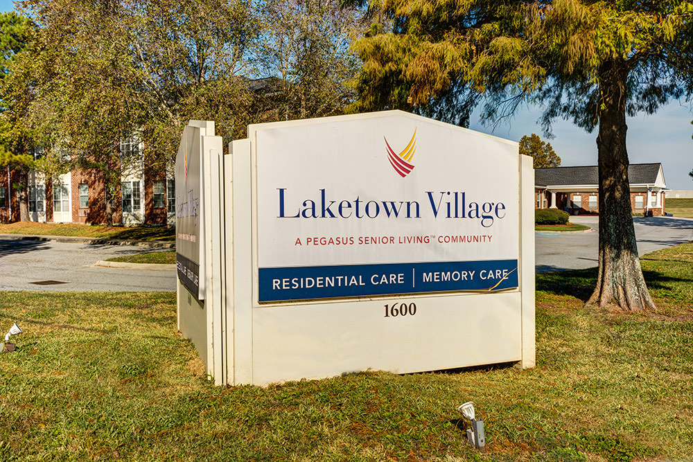 Laketown Village | Outdoor Sign