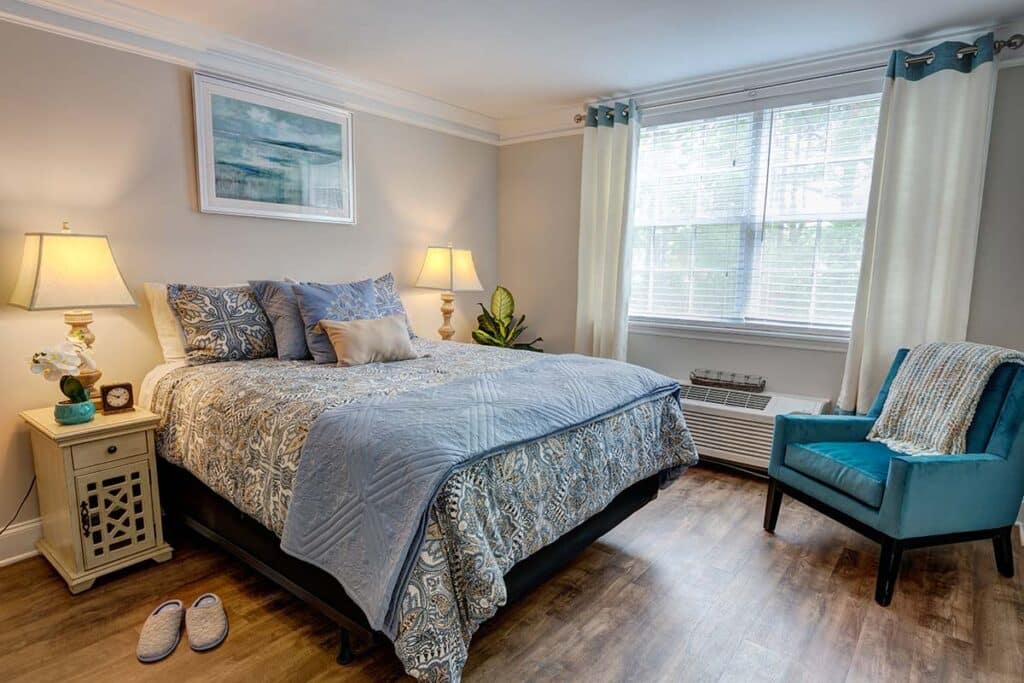 Magnolia Place of Roswell | Large bedroom