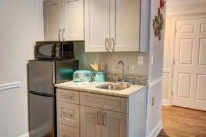 Magnolia Place of Roswell | Apartment kitchen area
