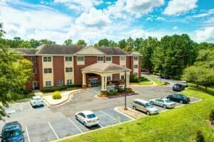 Magnolia Place of Roswell | Outside entrance aerial view