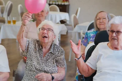 Pegasus Landing of Round Rock | seniors at party