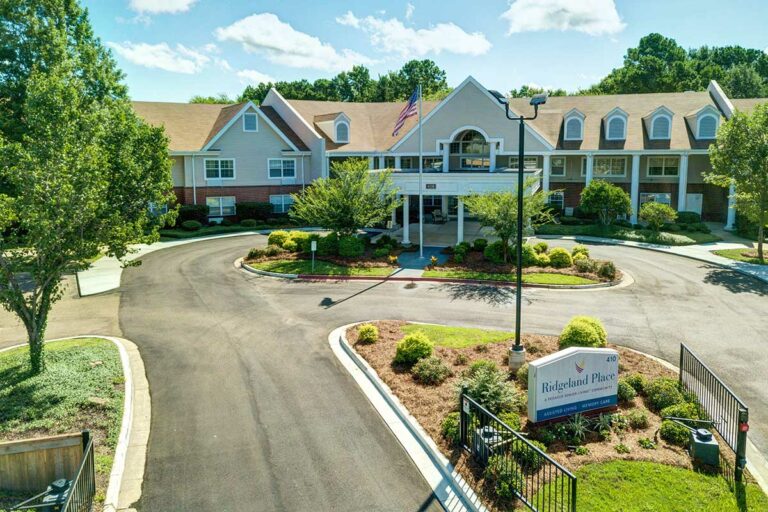 Ridgeland Place | Front driveway elevated view