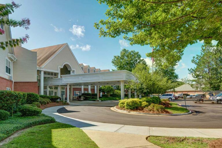 Ridgeland Place | Front driveway street view