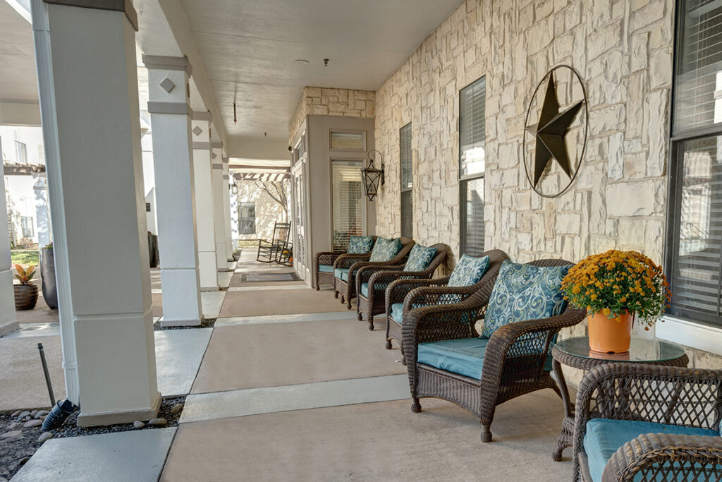 Ridgmar Place | Patio Seating