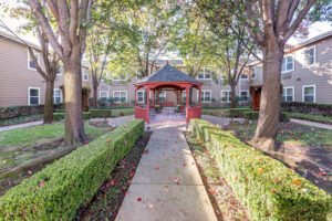 Sterling Court at Roseville | Courtyard