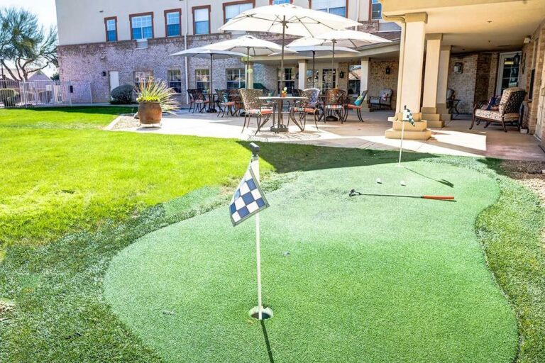 Sun City West Assisted Living | Putting Green