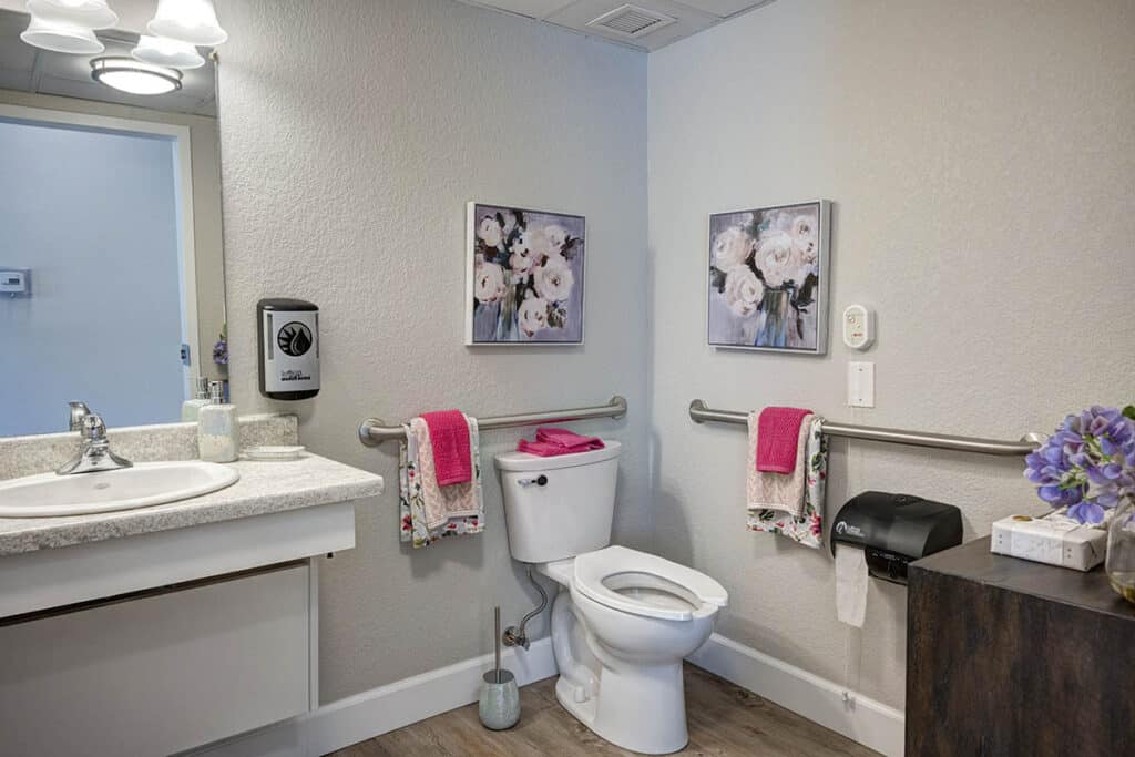 The Courtyards at Mountain View | Bathroom