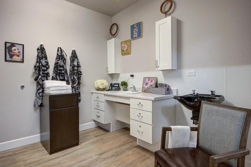 The Courtyards at Mountain View | Salon room