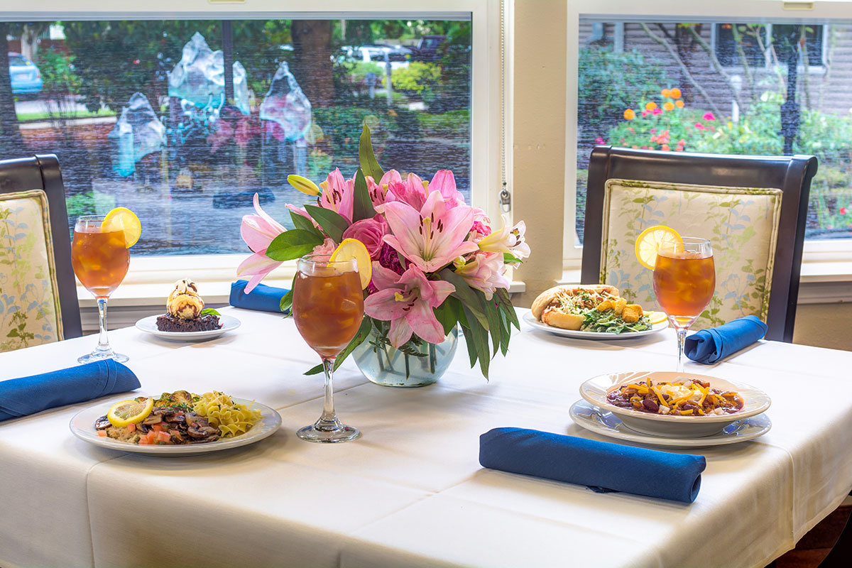 The Gardens at Marysville | Dinner plates