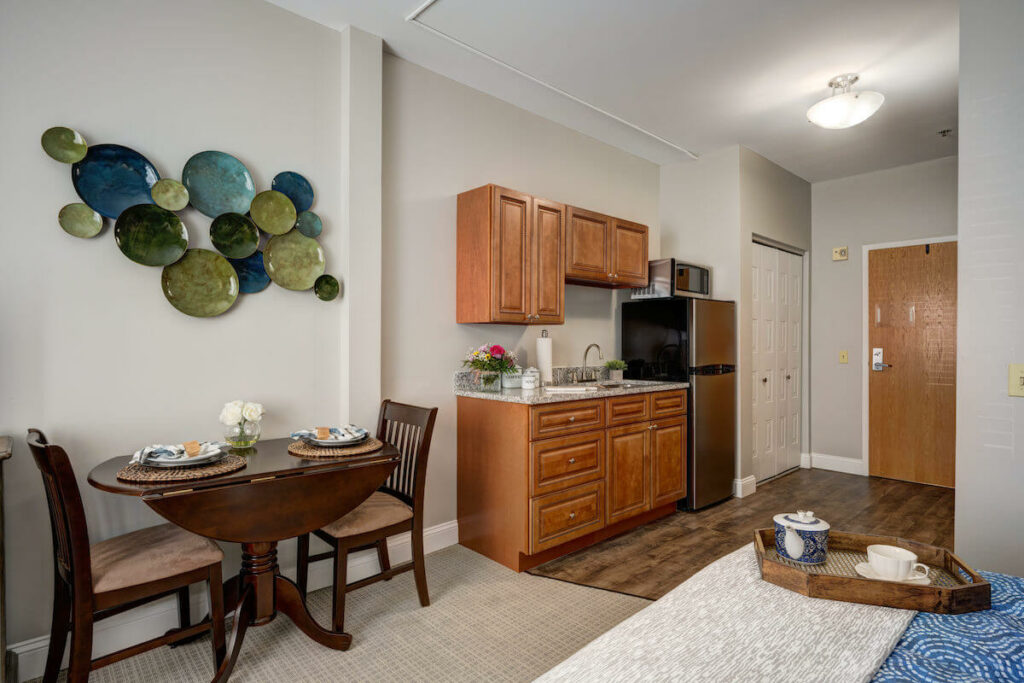 The Landing at Queensbury | Kitchen and Dining Table