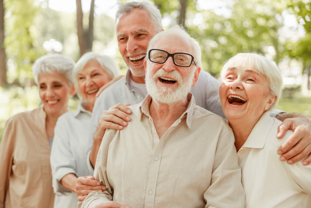 The Oaks at Inglewood | Group of seniors laughing together