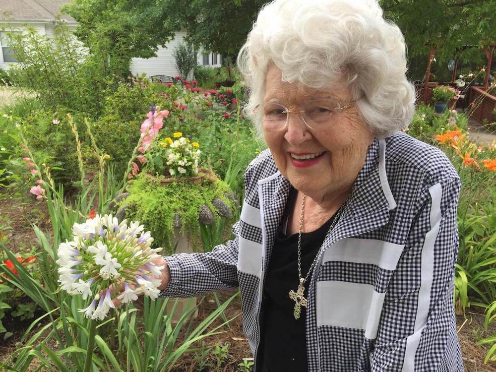 The Renaissance of Florence | Residents in the garden picking flowers