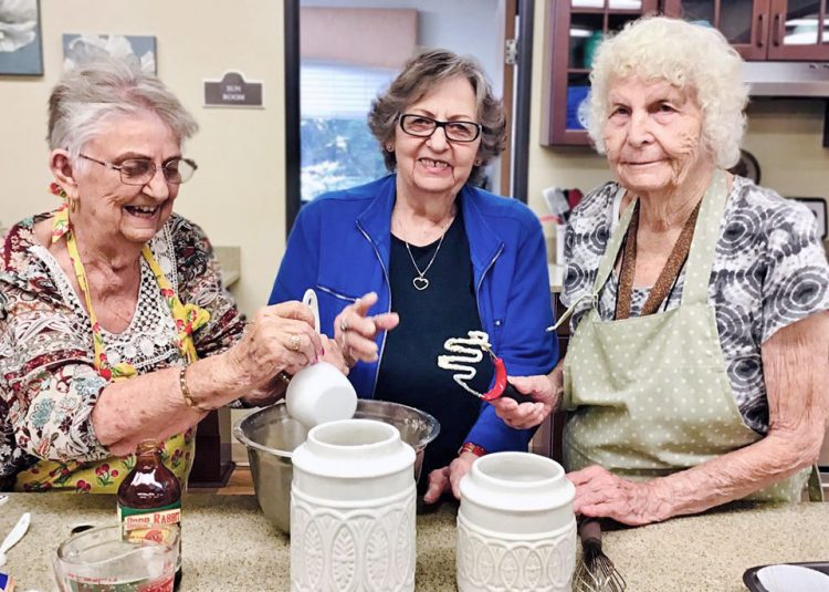 The Rivers at Puyallup | Residents baking cookies