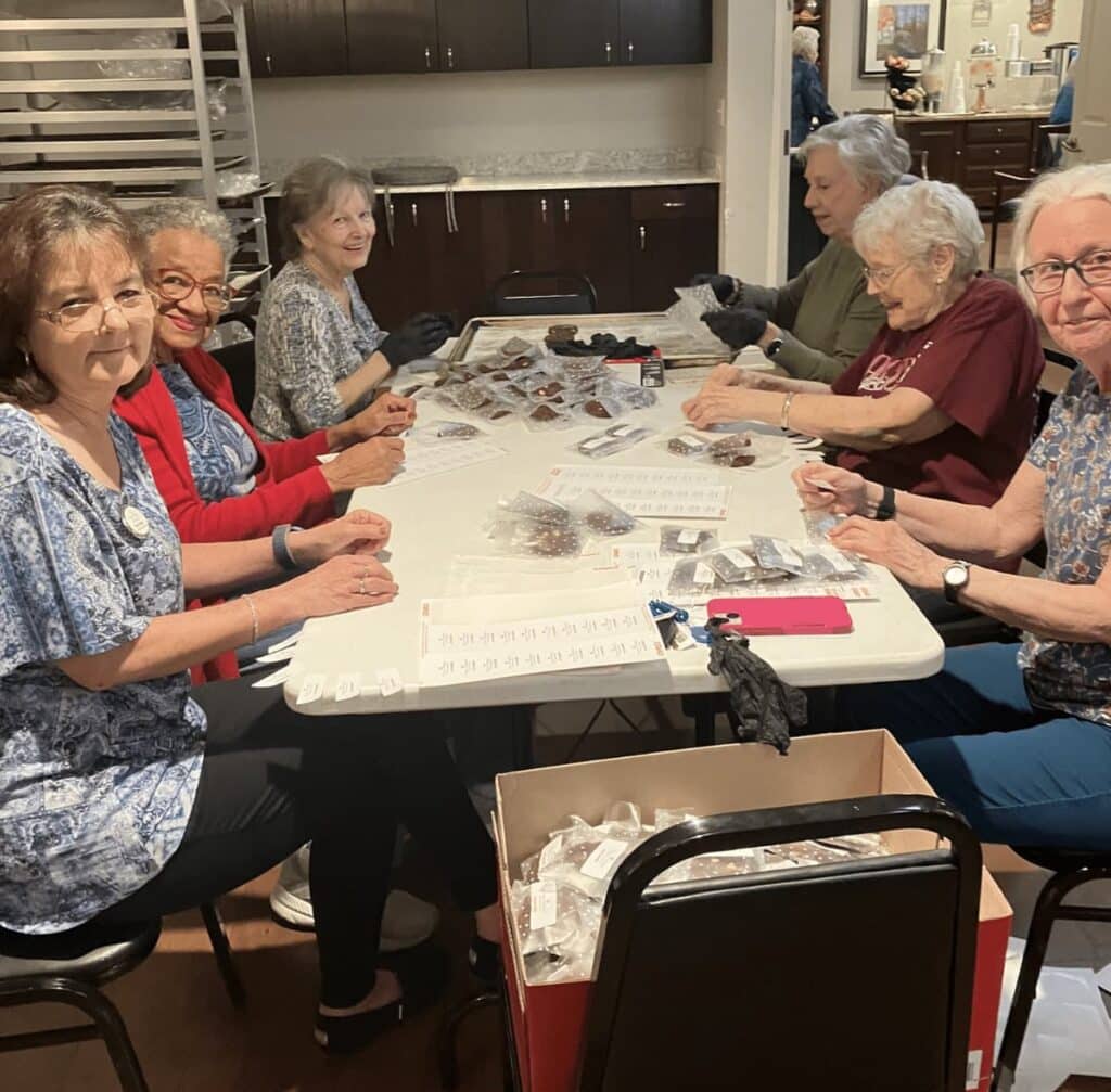 Town Village Crossing | Residents Wrapped 400 Cookies for Local Veterans