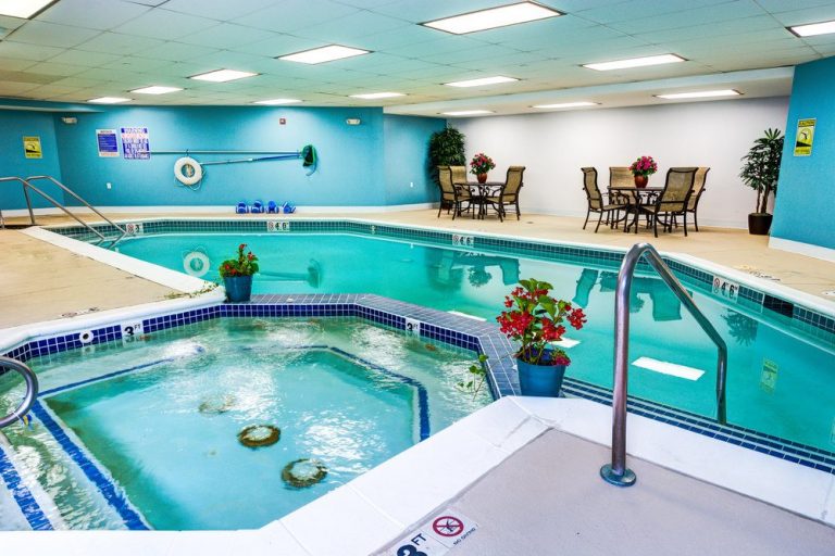 Town Village of Leawood | Swimming pool