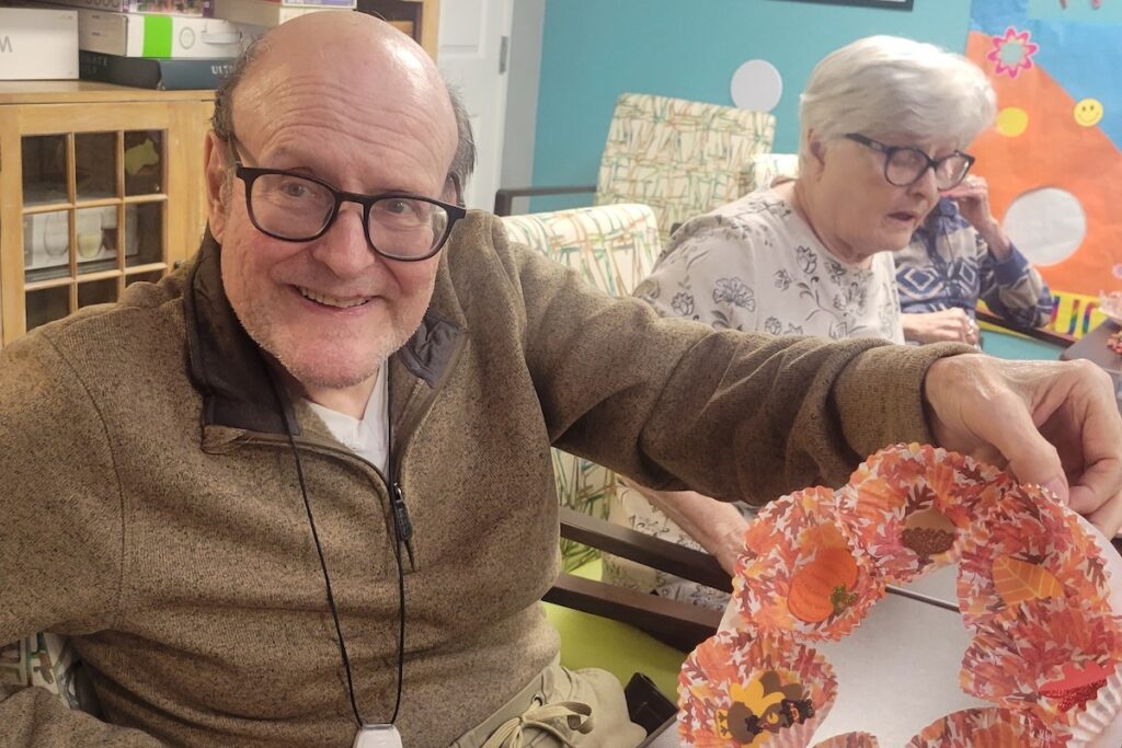 Tucson Place at Ventana Canyon | Seniors making crafts