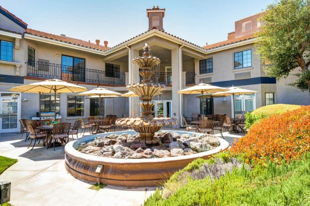 Whispering Winds of Apple Valley | Building exterior