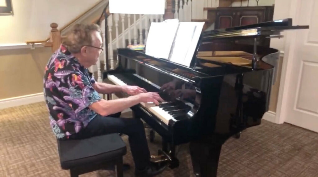 Town Village of Leawood | Watch Richard play the piano at Town Village of Leawood in Leawood, KS.